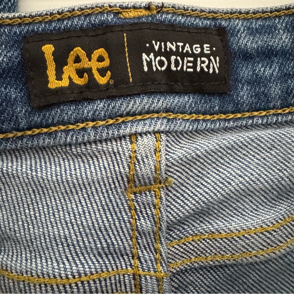 Lee Vintage Modern High Rise Flare Distressed Jeans Size 26 - Picture 7 of 9